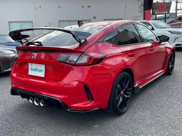 ホンダ シビック タイプR レーシングブラックPKG 神奈川県 2025(令7)年 0.1千km フレームレッド 純正メモリーナビ・地デジTV/バックモニター/ビルトインETC2.0/純正USB/BT再生/ワイヤレス充電/純正19インチAW/ブレンボブレーキ/LEDヘッドライト/ホンダセンシング/レーダークルーズコントロール/衝突軽減ブレーキ/LKA/BSM/コーナーセンサー/純正フロアマット/プッシュスタート/スマートキー×2/保証書・取説あり