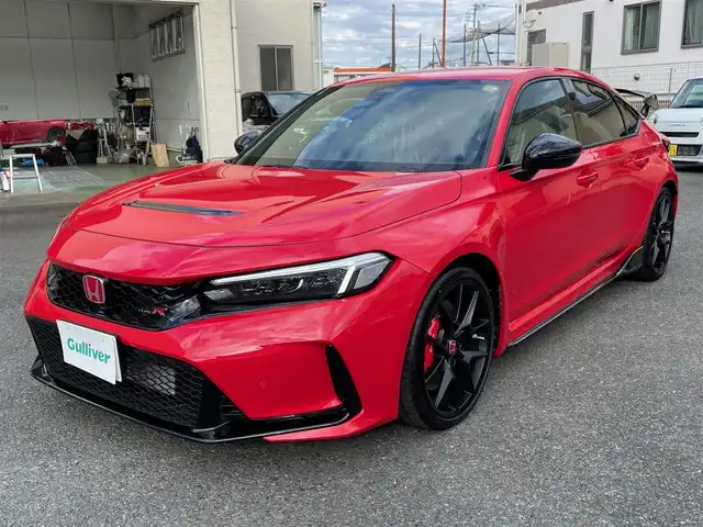 ホンダ シビック タイプR レーシングブラックPKG 神奈川県 2025(令7)年 0.1千km フレームレッド 純正メモリーナビ・地デジTV/バックモニター/ビルトインETC2.0/純正USB/BT再生/ワイヤレス充電/純正19インチAW/ブレンボブレーキ/LEDヘッドライト/ホンダセンシング/レーダークルーズコントロール/衝突軽減ブレーキ/LKA/BSM/コーナーセンサー/純正フロアマット/プッシュスタート/スマートキー×2/保証書・取説あり