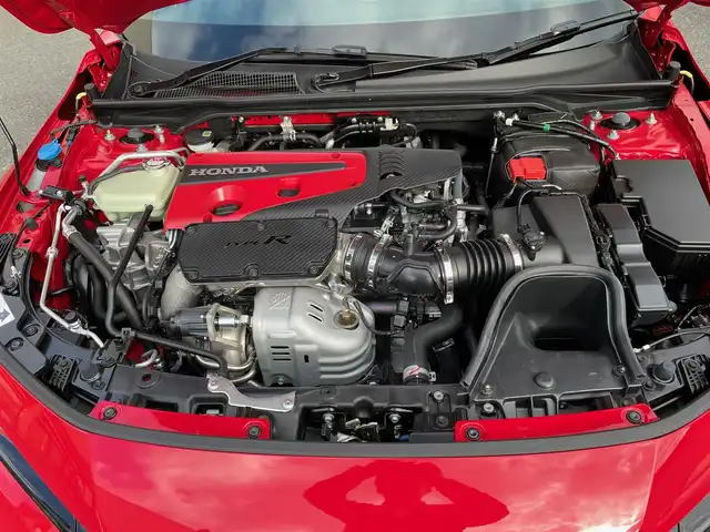 ホンダ シビック タイプR レーシングブラックPKG 神奈川県 2025(令7)年 0.1千km フレームレッド 純正メモリーナビ・地デジTV/バックモニター/ビルトインETC2.0/純正USB/BT再生/ワイヤレス充電/純正19インチAW/ブレンボブレーキ/LEDヘッドライト/ホンダセンシング/レーダークルーズコントロール/衝突軽減ブレーキ/LKA/BSM/コーナーセンサー/純正フロアマット/プッシュスタート/スマートキー×2/保証書・取説あり