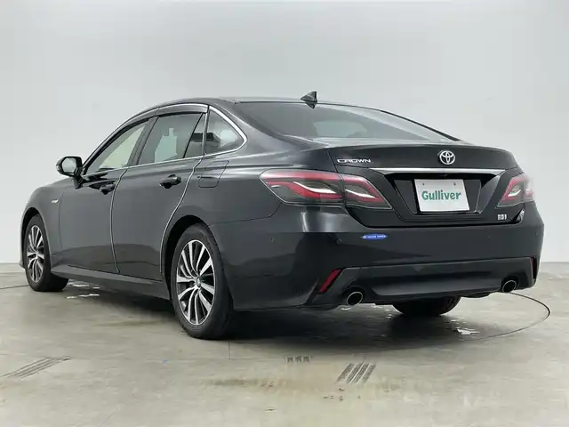トヨタ クラウン ハイブリッド S Cパッケージ 岡山県 2018(平30)年 6万km プレシャスブラックパール 純正8インチナビ/・FM/AM/Bluetooth/フルセグ/CD/DVD/パノラマミックビューモニター/レザーシートパッケージ/・レザーシート/・ベンチレーション/・シートヒーター/ステアリングヒーター/トヨタセーフティーセンス/・プリクラッシュセーフティ/・レーンディパーチャーアラート/・レーダークルーズコントロール/・オートマチックハイビーム/ドライブレコーダー/ETC2.0/パドルシフト/BSM/純正アルミ/純正フロアマット