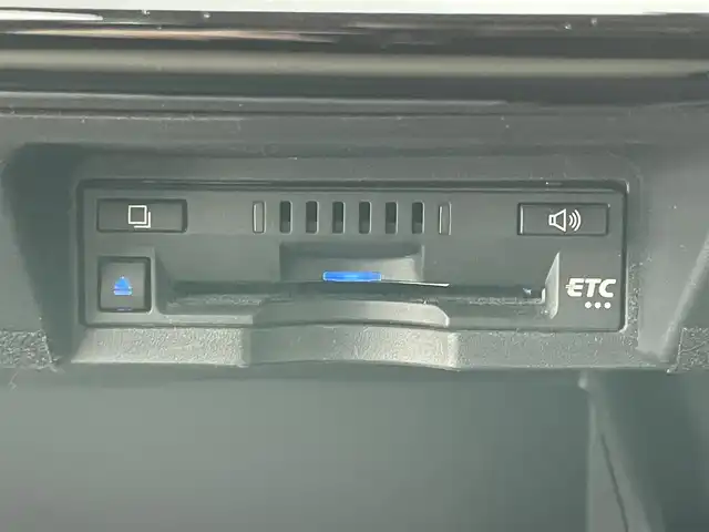 トヨタ クラウン ハイブリッド S Cパッケージ 岡山県 2018(平30)年 6万km プレシャスブラックパール 純正8インチナビ/・FM/AM/Bluetooth/フルセグ/CD/DVD/パノラマミックビューモニター/レザーシートパッケージ/・レザーシート/・ベンチレーション/・シートヒーター/ステアリングヒーター/トヨタセーフティーセンス/・プリクラッシュセーフティ/・レーンディパーチャーアラート/・レーダークルーズコントロール/・オートマチックハイビーム/ドライブレコーダー/ETC2.0/パドルシフト/BSM/純正アルミ/純正フロアマット