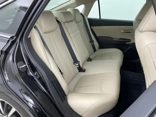 トヨタ クラウン ハイブリッド S Cパッケージ 岡山県 2018(平30)年 6万km プレシャスブラックパール 純正8インチナビ/・FM/AM/Bluetooth/フルセグ/CD/DVD/パノラマミックビューモニター/レザーシートパッケージ/・レザーシート/・ベンチレーション/・シートヒーター/ステアリングヒーター/トヨタセーフティーセンス/・プリクラッシュセーフティ/・レーンディパーチャーアラート/・レーダークルーズコントロール/・オートマチックハイビーム/ドライブレコーダー/ETC2.0/パドルシフト/BSM/純正アルミ/純正フロアマット