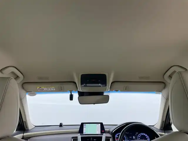 トヨタ クラウン ハイブリッド S Cパッケージ 岡山県 2018(平30)年 6万km プレシャスブラックパール 純正8インチナビ/・FM/AM/Bluetooth/フルセグ/CD/DVD/パノラマミックビューモニター/レザーシートパッケージ/・レザーシート/・ベンチレーション/・シートヒーター/ステアリングヒーター/トヨタセーフティーセンス/・プリクラッシュセーフティ/・レーンディパーチャーアラート/・レーダークルーズコントロール/・オートマチックハイビーム/ドライブレコーダー/ETC2.0/パドルシフト/BSM/純正アルミ/純正フロアマット