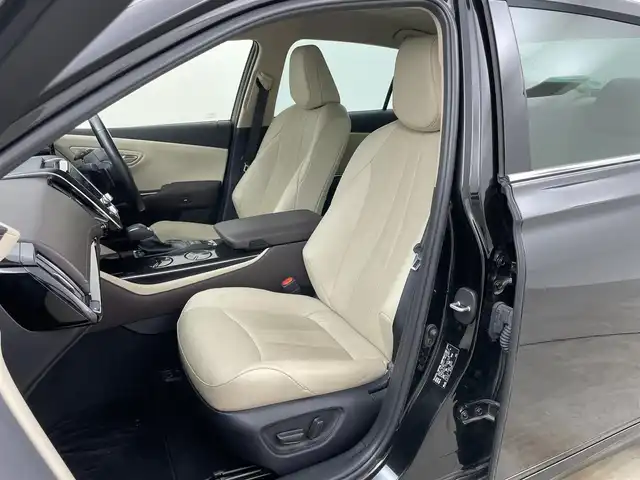 トヨタ クラウン ハイブリッド S Cパッケージ 岡山県 2018(平30)年 6万km プレシャスブラックパール 純正8インチナビ/・FM/AM/Bluetooth/フルセグ/CD/DVD/パノラマミックビューモニター/レザーシートパッケージ/・レザーシート/・ベンチレーション/・シートヒーター/ステアリングヒーター/トヨタセーフティーセンス/・プリクラッシュセーフティ/・レーンディパーチャーアラート/・レーダークルーズコントロール/・オートマチックハイビーム/ドライブレコーダー/ETC2.0/パドルシフト/BSM/純正アルミ/純正フロアマット