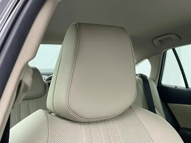 トヨタ クラウン ハイブリッド S Cパッケージ 岡山県 2018(平30)年 6万km プレシャスブラックパール 純正8インチナビ/・FM/AM/Bluetooth/フルセグ/CD/DVD/パノラマミックビューモニター/レザーシートパッケージ/・レザーシート/・ベンチレーション/・シートヒーター/ステアリングヒーター/トヨタセーフティーセンス/・プリクラッシュセーフティ/・レーンディパーチャーアラート/・レーダークルーズコントロール/・オートマチックハイビーム/ドライブレコーダー/ETC2.0/パドルシフト/BSM/純正アルミ/純正フロアマット