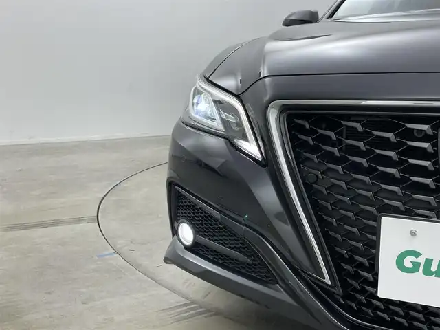 トヨタ クラウン ハイブリッド S Cパッケージ 岡山県 2018(平30)年 6万km プレシャスブラックパール 純正8インチナビ/・FM/AM/Bluetooth/フルセグ/CD/DVD/パノラマミックビューモニター/レザーシートパッケージ/・レザーシート/・ベンチレーション/・シートヒーター/ステアリングヒーター/トヨタセーフティーセンス/・プリクラッシュセーフティ/・レーンディパーチャーアラート/・レーダークルーズコントロール/・オートマチックハイビーム/ドライブレコーダー/ETC2.0/パドルシフト/BSM/純正アルミ/純正フロアマット