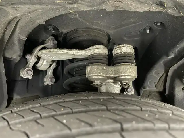 トヨタ クラウン ハイブリッド S Cパッケージ 岡山県 2018(平30)年 6万km プレシャスブラックパール 純正8インチナビ/・FM/AM/Bluetooth/フルセグ/CD/DVD/パノラマミックビューモニター/レザーシートパッケージ/・レザーシート/・ベンチレーション/・シートヒーター/ステアリングヒーター/トヨタセーフティーセンス/・プリクラッシュセーフティ/・レーンディパーチャーアラート/・レーダークルーズコントロール/・オートマチックハイビーム/ドライブレコーダー/ETC2.0/パドルシフト/BSM/純正アルミ/純正フロアマット