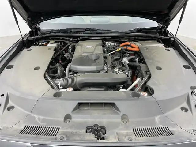 トヨタ クラウン ハイブリッド S Cパッケージ 岡山県 2018(平30)年 6万km プレシャスブラックパール 純正8インチナビ/・FM/AM/Bluetooth/フルセグ/CD/DVD/パノラマミックビューモニター/レザーシートパッケージ/・レザーシート/・ベンチレーション/・シートヒーター/ステアリングヒーター/トヨタセーフティーセンス/・プリクラッシュセーフティ/・レーンディパーチャーアラート/・レーダークルーズコントロール/・オートマチックハイビーム/ドライブレコーダー/ETC2.0/パドルシフト/BSM/純正アルミ/純正フロアマット