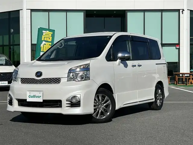 トヨタ ヴォクシー ZS 煌Z 奈良県 2013(平25)年 6.3万km ホワイトパールクリスタルシャイン 純正9インチナビ/（フルセグ/BT/CD/DVD）/バックカメラ/両側パワースライドドア/LEDヘッドライト/フォグランプ/ETC/純正16インチAW/保証書/取り扱い説明書/オートライト/３列シート/純正フロアマット/スマートキー/盗難防止装置