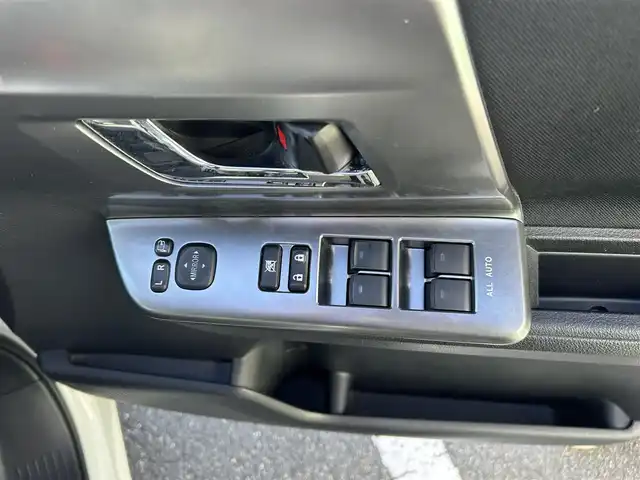 トヨタ ヴォクシー ZS 煌Z 奈良県 2013(平25)年 6.3万km ホワイトパールクリスタルシャイン 純正9インチナビ/（フルセグ/BT/CD/DVD）/バックカメラ/両側パワースライドドア/LEDヘッドライト/フォグランプ/ETC/純正16インチAW/保証書/取り扱い説明書/オートライト/３列シート/純正フロアマット/スマートキー/盗難防止装置