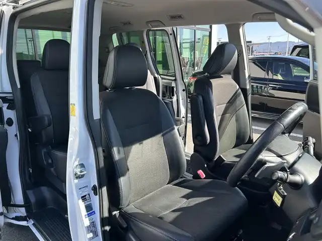 トヨタ ヴォクシー ZS 煌Z 奈良県 2013(平25)年 6.3万km ホワイトパールクリスタルシャイン 純正9インチナビ/（フルセグ/BT/CD/DVD）/バックカメラ/両側パワースライドドア/LEDヘッドライト/フォグランプ/ETC/純正16インチAW/保証書/取り扱い説明書/オートライト/３列シート/純正フロアマット/スマートキー/盗難防止装置