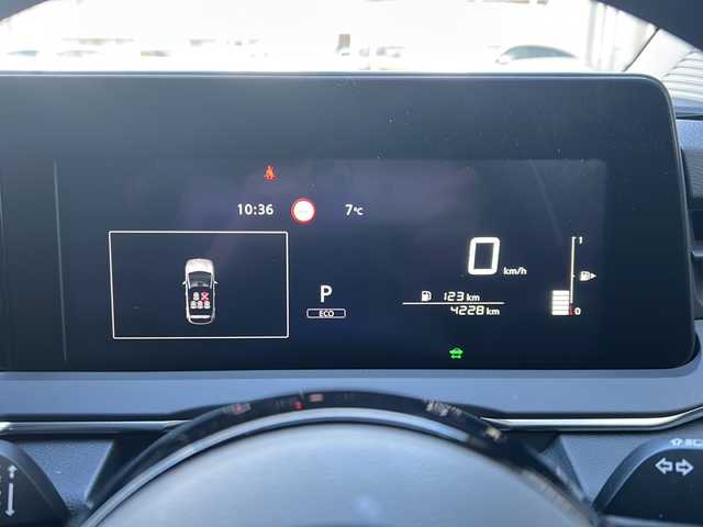 日産 ノート X 兵庫県 2024(令6)年 0.5万km ピュアホワイトパール ワンオーナー/純正メーカーSDナビ/　Bluetooth/HDMI/AM/FM/フルセグテレビ（走行中視聴可能）/アラウンドビューモニター/純正ドライブレコーダー/純正ビルトインETC/プロパイロット/デジタルインナーミラー/ブラインドスポットモニター/アダプティブクルーズコントロール/アンチロック・ブレーキ・システム/レーンキープアシスト/前後コーナーセンサー/横滑り防止装置/盗難防止装置/LEDヘッドライト/オートマチックハイビーム/純正フロアマット/エアバッグ（W+サイド）/スペアキー×1/保証書/取扱説明書/記録簿