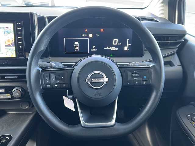 日産 ノート X 兵庫県 2024(令6)年 0.5万km ピュアホワイトパール ワンオーナー/純正メーカーSDナビ/　Bluetooth/HDMI/AM/FM/フルセグテレビ（走行中視聴可能）/アラウンドビューモニター/純正ドライブレコーダー/純正ビルトインETC/プロパイロット/デジタルインナーミラー/ブラインドスポットモニター/アダプティブクルーズコントロール/アンチロック・ブレーキ・システム/レーンキープアシスト/前後コーナーセンサー/横滑り防止装置/盗難防止装置/LEDヘッドライト/オートマチックハイビーム/純正フロアマット/エアバッグ（W+サイド）/スペアキー×1/保証書/取扱説明書/記録簿