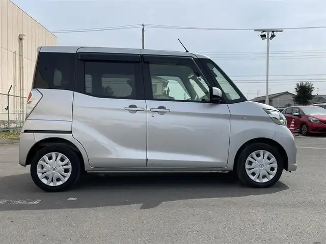 日産 デイズ ルークス X 東京都 2019(令1)年 1.8万km スターリングシルバーM パイオニアナビ/アラウンドビューモニター/エマージェンシーブレーキ/片側パワースライドドア/ＥＴＣ/ドライブレコーダー/アイドリングストップ/横滑り抑制機能/ステアリングスイッチ/スマートキー