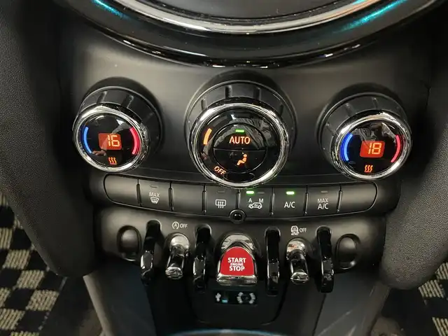 ＭＩＮＩ ＢＭＷ ミニ クーパー 熊本県 2016(平28)年 9万km アイスチョコレートM ・スマートキー/・プッシュスタート/・純正HDDナビ/　【Bluetooth・USB・MSV】/・ETC/・純正マット