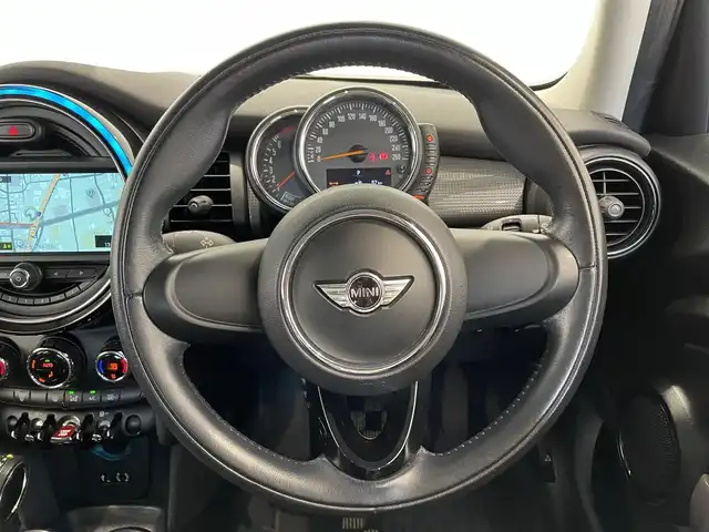 ＭＩＮＩ ＢＭＷ ミニ クーパー 熊本県 2016(平28)年 9万km アイスチョコレートM ・スマートキー/・プッシュスタート/・純正HDDナビ/　【Bluetooth・USB・MSV】/・ETC/・純正マット