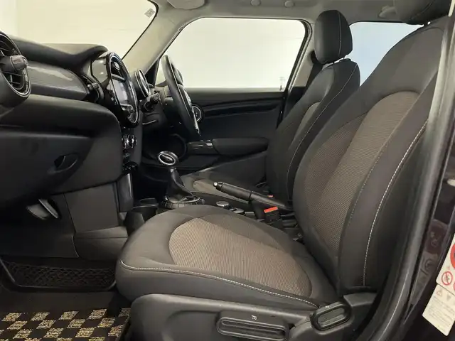 ＭＩＮＩ ＢＭＷ ミニ クーパー 熊本県 2016(平28)年 9万km アイスチョコレートM ・スマートキー/・プッシュスタート/・純正HDDナビ/　【Bluetooth・USB・MSV】/・ETC/・純正マット