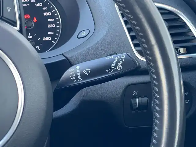アウディ Ｑ３ 2．0 TFSI クワトロ 180PS 山梨県 2018(平30)年 4.5万km グレイシアホワイトメタリック 純正MMIナビ/　（フルセグ/MSV/BT/CD/DVD）/アウディサイドアシスト/アクティブレーンアシスト/クルーズコントロール/前席シートヒーター/プッシュスタート/パワーバックドア/前方ドライブレコーダー/ETC/純正17インチAW