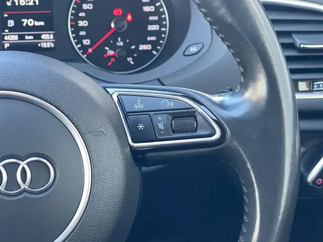 アウディ Ｑ３ 2．0 TFSI クワトロ 180PS 山梨県 2018(平30)年 4.5万km グレイシアホワイトメタリック 純正MMIナビ/　（フルセグ/MSV/BT/CD/DVD）/アウディサイドアシスト/アクティブレーンアシスト/クルーズコントロール/前席シートヒーター/プッシュスタート/パワーバックドア/前方ドライブレコーダー/ETC/純正17インチAW