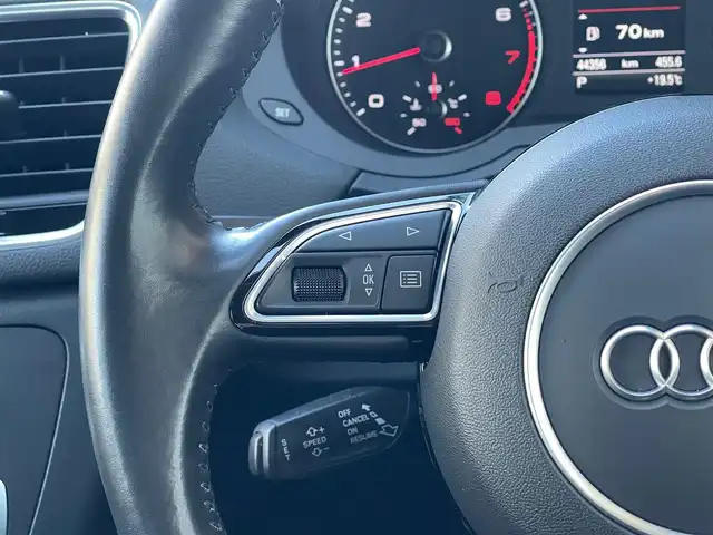 アウディ Ｑ３ 2．0 TFSI クワトロ 180PS 山梨県 2018(平30)年 4.5万km グレイシアホワイトメタリック 純正MMIナビ/　（フルセグ/MSV/BT/CD/DVD）/アウディサイドアシスト/アクティブレーンアシスト/クルーズコントロール/前席シートヒーター/プッシュスタート/パワーバックドア/前方ドライブレコーダー/ETC/純正17インチAW