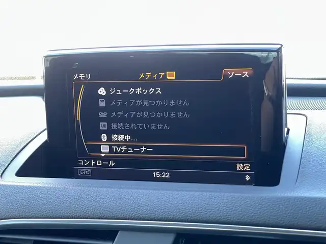 アウディ Ｑ３ 2．0 TFSI クワトロ 180PS 山梨県 2018(平30)年 4.5万km グレイシアホワイトメタリック 純正MMIナビ/　（フルセグ/MSV/BT/CD/DVD）/アウディサイドアシスト/アクティブレーンアシスト/クルーズコントロール/前席シートヒーター/プッシュスタート/パワーバックドア/前方ドライブレコーダー/ETC/純正17インチAW