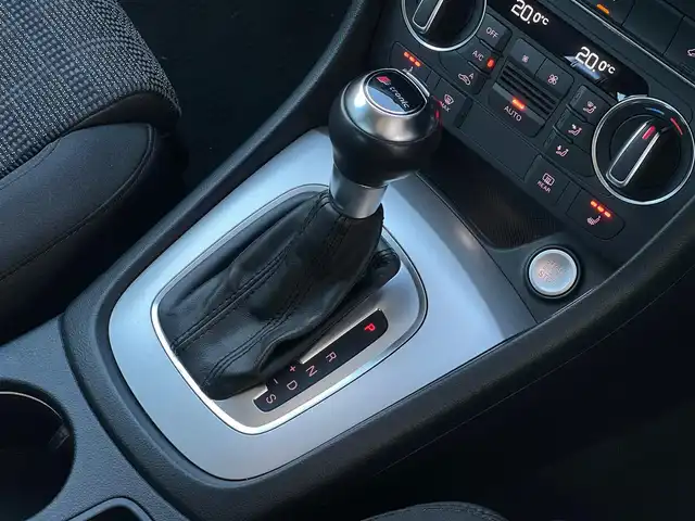 アウディ Ｑ３ 2．0 TFSI クワトロ 180PS 山梨県 2018(平30)年 4.5万km グレイシアホワイトメタリック 純正MMIナビ/　（フルセグ/MSV/BT/CD/DVD）/アウディサイドアシスト/アクティブレーンアシスト/クルーズコントロール/前席シートヒーター/プッシュスタート/パワーバックドア/前方ドライブレコーダー/ETC/純正17インチAW