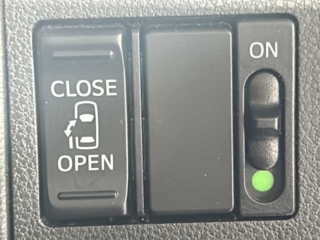 ダイハツ タント カスタム X 沖縄県 2018(平30)年 9.2万km メテオライトグレーイリュージョナルP 県外仕入/禁煙車/純正オーディオ（CUK-W66D）/ＣＤ/ＵＳＢ/ＥＴＣ/片側パワースライド/ＬＥＤヘッドライト/オートライト/フォグランプ/スマートキー/スペアキー×１本/プッシュスタート/純正１４インチアルミ/純正マット/電動格納ミラー/ウィンカーミラー/後席サンシェード/純正ドアバイザー