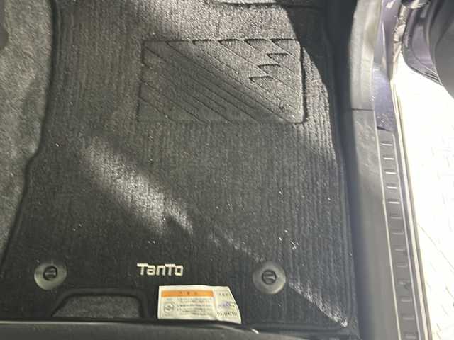ダイハツ タント カスタム X 沖縄県 2018(平30)年 9.2万km メテオライトグレーイリュージョナルP 県外仕入/禁煙車/純正オーディオ（CUK-W66D）/ＣＤ/ＵＳＢ/ＥＴＣ/片側パワースライド/ＬＥＤヘッドライト/オートライト/フォグランプ/スマートキー/スペアキー×１本/プッシュスタート/純正１４インチアルミ/純正マット/電動格納ミラー/ウィンカーミラー/後席サンシェード/純正ドアバイザー