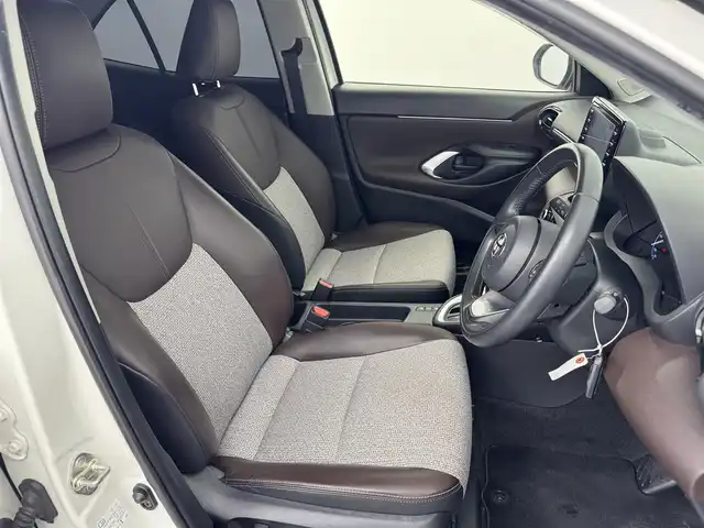 トヨタ ヤリスクロス ハイブリッド Z 愛知県 2021(令3)年 4.8万km ホワイトパールクリスタルシャイン ９インチディスプレイオーディオ/（Bluetooth）　/レーダークルーズコントロール　/パノラミックビューモニター　/ブラインドスポットモニター　/コーナーセンサー　/衝突軽減システム　/レーンキープアシスト　/ハーフレザーシート　/運転席パワーシート　/前席シートヒーター　/ドライブレコーダー　/ＥＴＣ/純正AW　