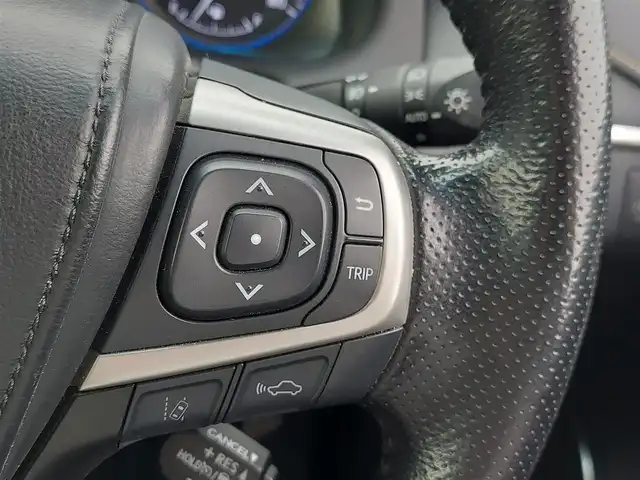 トヨタ ハリアー エレガンス 東京都 2018(平30)年 12.3万km ホワイトパールクリスタルシャイン Toyota Safety Sense P/・プリクラッシュセーフティシステム/・レーンディパーチャーアラート/・アダプティブハイビームシステム/・レーダークルーズコントロール/純正ナビ/フルセグTV/バックカメラ/ETC/パワーシート/ハーフレザーシート/アイドリングストップ/LEDヘッドライト/オートライト/オートマチックハイビーム/MTモード付きAT/17インチ純正アルミホイール/純正フロアマット/アルミホイール付きスタッドレスタイヤ4本車載