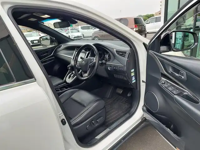 トヨタ ハリアー エレガンス 東京都 2018(平30)年 12.3万km ホワイトパールクリスタルシャイン Toyota Safety Sense P/・プリクラッシュセーフティシステム/・レーンディパーチャーアラート/・アダプティブハイビームシステム/・レーダークルーズコントロール/純正ナビ/フルセグTV/バックカメラ/ETC/パワーシート/ハーフレザーシート/アイドリングストップ/LEDヘッドライト/オートライト/オートマチックハイビーム/MTモード付きAT/17インチ純正アルミホイール/純正フロアマット/アルミホイール付きスタッドレスタイヤ4本車載