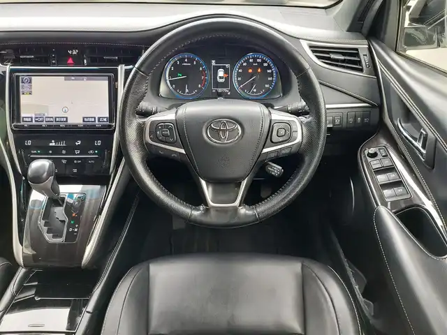 トヨタ ハリアー エレガンス 東京都 2018(平30)年 12.3万km ホワイトパールクリスタルシャイン Toyota Safety Sense P/・プリクラッシュセーフティシステム/・レーンディパーチャーアラート/・アダプティブハイビームシステム/・レーダークルーズコントロール/純正ナビ/フルセグTV/バックカメラ/ETC/パワーシート/ハーフレザーシート/アイドリングストップ/LEDヘッドライト/オートライト/オートマチックハイビーム/MTモード付きAT/17インチ純正アルミホイール/純正フロアマット/アルミホイール付きスタッドレスタイヤ4本車載