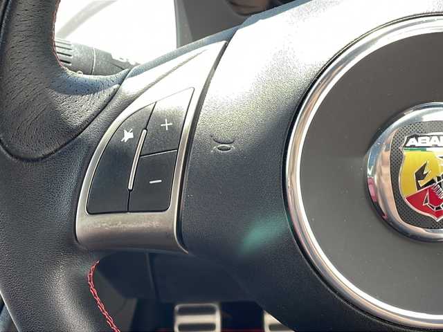 アバルト ５００ 滋賀県 2010(平22)年 6.1万km 白 純正オーディオ/AM/FM/CD/ステアリングリモコン/リモコンキー/スペアキー/レザーシート
