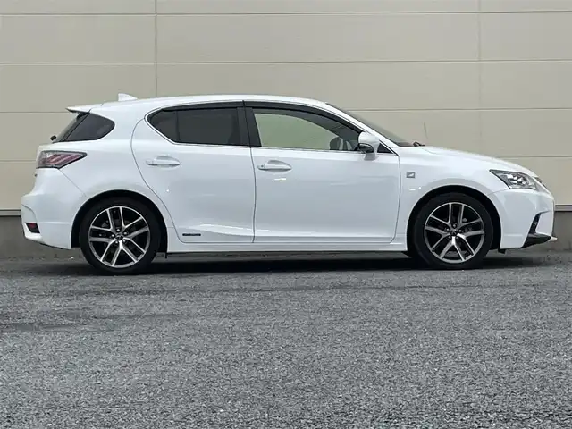 レクサス ＣＴ 200h Fスポーツ 茨城県 2015(平27)年 7.6万km ホワイトノーヴァガラスフレーク 純正ナビ/フルセグテレビ/バックカメラ/前後コーナーセンサー/EVモード/スマートキー/プッシュスタート/DN席パワーシート/シートヒーター/カーテンエアバック/スペアキー/クルーズコントロール/パドルシフト/Bluetooth接続/LEDライト