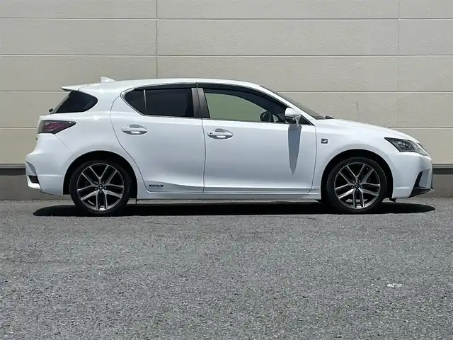 レクサス ＣＴ 200h Fスポーツ 茨城県 2015(平27)年 7.6万km ホワイトノーヴァガラスフレーク 純正ナビ/フルセグテレビ/バックカメラ/前後コーナーセンサー/EVモード/スマートキー/プッシュスタート/DN席パワーシート/シートヒーター/カーテンエアバック/スペアキー/クルーズコントロール/パドルシフト/Bluetooth接続/LEDライト
