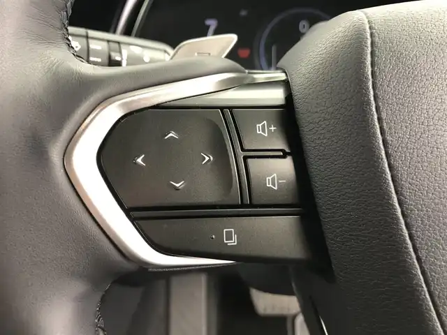 レクサス ＲＸ 450h+ バージョンL 愛知県 2023(令5)年 1.6万km シルバー メーカー14型メモリナビ/（FM/AM/BT/フルセグTV/HDMI）　/パノラマムーンルーフ　/全方位バックカメラ　/ハーフレザーシート　/全席シートヒーター　/全席エアシート　/ステアリングヒーター　/前席パワーシート　/リヤシート折り畳みボタン/ＥＴＣ２．０　/前後ドラレコ/レクサスセーフティシステム+/・衝突被害軽減ブレーキ/・カラーヘッドアップディスプレイ/・車線はみ出しアラート/・レーントレーシングアシスト/・レーンチェンジアシスト/・レーダークルーズコントロール/・アダプティブハイビームシステム /・ロードサインアシスト/・発進遅れ告知機能/・ドライバー異常時対応システム/・ドライバーモニター連携/・フロントクロストラフィックアラート/・プロアクティブドライビングアシスト/・ブラインドスポットモニター/・後方車両接近告知/・パーキングサポートブレーキ/純正フロアマット/純正21インチAW/三眼LEDヘッドライト