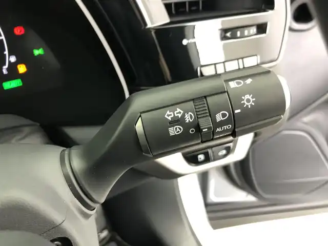 レクサス ＲＸ 450h+ バージョンL 愛知県 2023(令5)年 1.6万km シルバー メーカー14型メモリナビ/（FM/AM/BT/フルセグTV/HDMI）　/パノラマムーンルーフ　/全方位バックカメラ　/ハーフレザーシート　/全席シートヒーター　/全席エアシート　/ステアリングヒーター　/前席パワーシート　/リヤシート折り畳みボタン/ＥＴＣ２．０　/前後ドラレコ/レクサスセーフティシステム+/・衝突被害軽減ブレーキ/・カラーヘッドアップディスプレイ/・車線はみ出しアラート/・レーントレーシングアシスト/・レーンチェンジアシスト/・レーダークルーズコントロール/・アダプティブハイビームシステム /・ロードサインアシスト/・発進遅れ告知機能/・ドライバー異常時対応システム/・ドライバーモニター連携/・フロントクロストラフィックアラート/・プロアクティブドライビングアシスト/・ブラインドスポットモニター/・後方車両接近告知/・パーキングサポートブレーキ/純正フロアマット/純正21インチAW/三眼LEDヘッドライト
