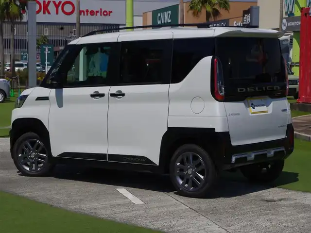 三菱 デリカミニ T プレミアム 千葉県 2025(令7)年 0.1千km アメジストブラック/シルキーホワイト T　PREMIUM　4WD　9型ディスプレイオーディオ（121/330）CHAMONIXパッケージ（179190）/e-Assist/・衝突被害軽減ブレーキシステム（FCM）/・車線逸脱警報システム（LDW）/・誤発進抑制機能（前進＆後退時）（UMS）/・レーダークルーズコントロールシステム（ACC）/・オートマチックハイビーム[AHB]/マイパイロット/デジタルインナーミラー/ハンズフリー両側パワースライドドア/ディスプレイオーディオ/【Bluetooth接続】/【Apple CarPlay　Android Auto対応】/マルチアラウンドモニター/ハーフレザーシート/前席シートヒーター/革巻きステアリング/ステアリングスイッチ/ステアリングヒーター/パドルシフト/LEDヘッドライト/フォグライト/ウインカーミラー/コーナーセンサー/純正15インチアルミホイル/サイド/カーテンエアバッグ/キーレスオペレーションシステム