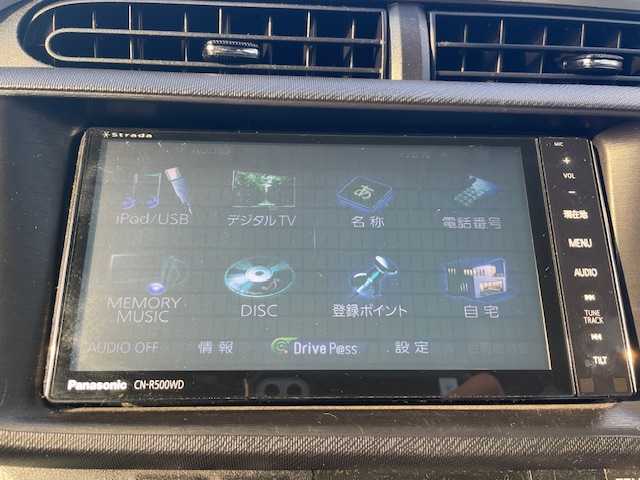 トヨタ アクア S 福岡県 2014(平26)年 5.1万km ライムホワイトパールクリスタルシャイン 社外ナビ(CN-R500WD)/ワンセグ CD DVD Bluetooth/ETC/電動格納ウインカーミラー/ドアバイザー/前後ドライブレコーダー/純正フロアマット/レベライザー/スペアキー1本/W+サイドSRS+ABS/保証書/取扱説明書