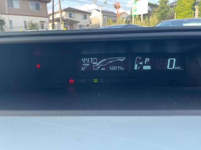 トヨタ アクア S 福岡県 2014(平26)年 5.1万km ライムホワイトパールクリスタルシャイン 社外ナビ(CN-R500WD)/ワンセグ CD DVD Bluetooth/ETC/電動格納ウインカーミラー/ドアバイザー/前後ドライブレコーダー/純正フロアマット/レベライザー/スペアキー1本/W+サイドSRS+ABS/保証書/取扱説明書