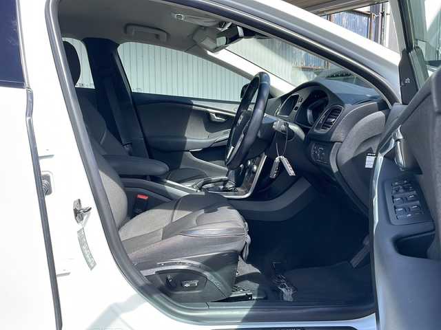 ボルボ Ｖ４０ クロスカントリー T5 AWD 長野県 2014(平26)年 12.9万km 白 ４WD/純正ナビ/純正17インチアルミ/ルーフレール/コーナーセンサー /パワーシート