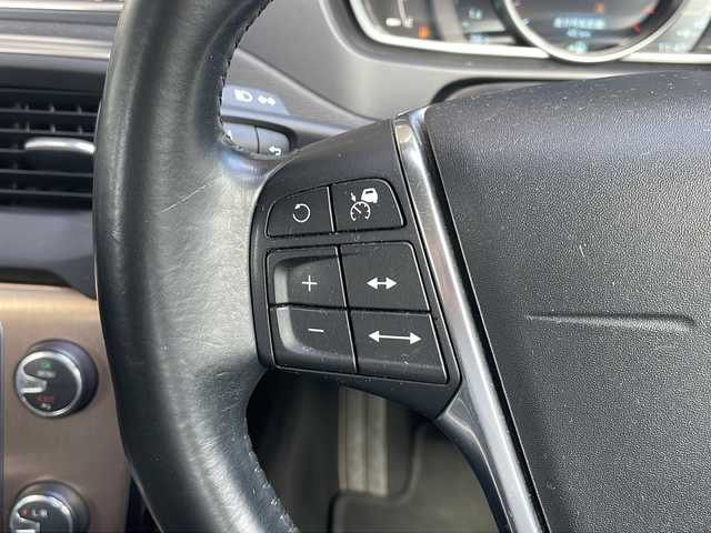 ボルボ Ｖ４０ クロスカントリー T5 AWD 長野県 2014(平26)年 12.9万km 白 ４WD/純正ナビ/純正17インチアルミ/ルーフレール/コーナーセンサー /パワーシート