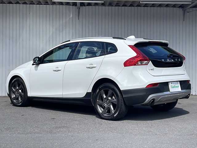 ボルボ Ｖ４０ クロスカントリー T5 AWD 長野県 2014(平26)年 12.9万km 白 ４WD/純正ナビ/純正17インチアルミ/ルーフレール/コーナーセンサー /パワーシート