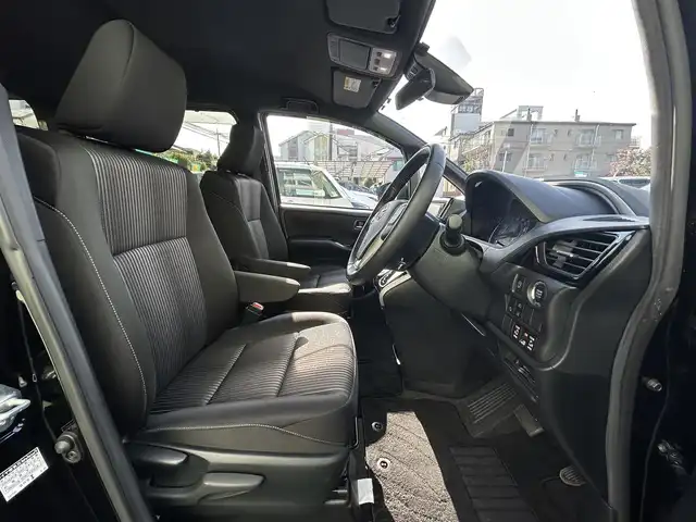トヨタ ヴォクシー ZS 煌 埼玉県 2018(平30)年 1.4万km ブラック ワンオーナー車/純正ナビTV/バックカメラ/ビルトインETC2.0/両側パワースライドドア/LEDヘッドライト/セーフティセンス/レーダークルーズコントロール/レーンアシスト/プッシュスタート/スマートキー/走行１３６３８キロ/業者施工の内外装クリーニング済/保証書付整備手帳/取扱説明書