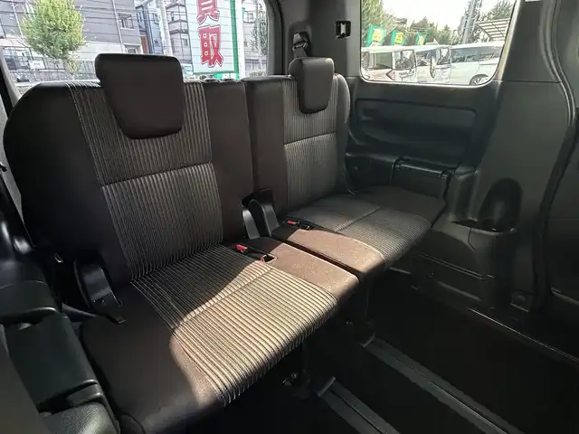 トヨタ ヴォクシー ZS 煌 埼玉県 2018(平30)年 1.4万km ブラック ワンオーナー車/純正ナビTV/バックカメラ/ビルトインETC2.0/両側パワースライドドア/LEDヘッドライト/セーフティセンス/レーダークルーズコントロール/レーンアシスト/プッシュスタート/スマートキー/走行１３６３８キロ/業者施工の内外装クリーニング済/保証書付整備手帳/取扱説明書
