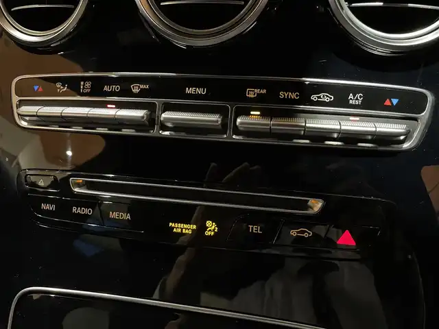 メルセデス・ベンツ ＧＬＣ２２０ d 4マチックスポーツ 道央・札幌 2018(平30)年 6.5万km ポーラホワイト レーダーセーフティパッケージ/　・ACC/　・PRE-SAFE/　・ブラインドスポットアシスト/　・レーンキープアシスト/　・リアCPA/　・ステアリングパイロット/純正HDDナビ/フルセグTV/CD/DVD/SD/USB/Bluetooth/360°カメラ/パークトロニック/パーキングパイロット/ハーフレザーシート/シートヒーター/LEDインテリジェントライトシステム/アダプティブハイビームアシストプラス/パワーテールゲート