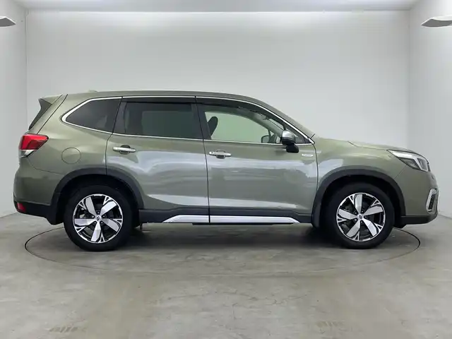 スバル フォレスター ハイブリッド アドバンス 新潟県 2020(令2)年 5万km ジャスパーグリーンM 4WD/純正メモリナビ/　フルセグTV/Bluetooth/CD/DVD/USB/レーダークルーズコントロール/衝突被害軽減ブレーキ/レーンキープアシスト/ドライバーモニタリングシステム/リアビークルディテクション/前後コーナーセンサー/パワーバックドア/前席パワーシート/ハーフレザーシート/全席シートヒーター/D席メモリーシート/ドライブレコーダー/デジタルインナーミラー/ビルトインETC/バックモニター/ステアリングヒーター/LEDヘッドライト/オートライト/パドルシフト/レザーステアリング/ステアリングスイッチ/禁煙車