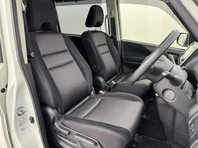 日産 セレナ ハイウェイスター 福岡県 2016(平28)年 5.7万km ブリリアントホワイトパール 後席モニター　/純正ナビ/フルセグTV　/全方位カメラ　/デジタルルームミラー　/前後ドラレコ　/ＥＴＣ　/プロパイロット　/パーキングアシスト　/エマージェンシーブレーキ　/レーンキープ　/片側電動スライドドア　/純正１６インチＡＷ/ＬＥＤヘッドライト