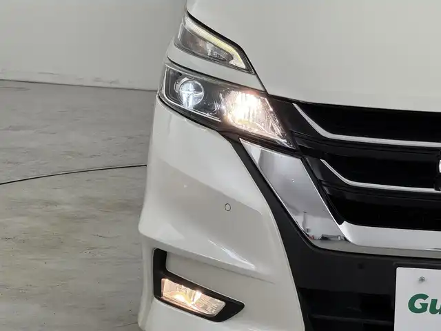 日産 セレナ ハイウェイスター 福岡県 2016(平28)年 5.7万km ブリリアントホワイトパール 後席モニター　/純正ナビ/フルセグTV　/全方位カメラ　/デジタルルームミラー　/前後ドラレコ　/ＥＴＣ　/プロパイロット　/パーキングアシスト　/エマージェンシーブレーキ　/レーンキープ　/片側電動スライドドア　/純正１６インチＡＷ/ＬＥＤヘッドライト