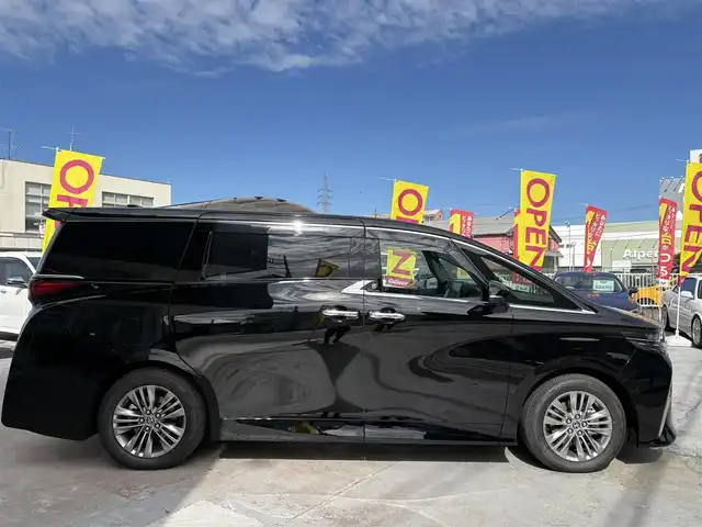 トヨタ アルファード Z 京都府 2024(令6)年 0.2万km ブラック ワンオーナー/ムーンルーフ/デジタルインナーミラー/ＴＶキャンセラー/１４インチディスプレーオーディオ/　 ナビ フルセグＴＶ USB HDMI BT/   APPLE CAR PLAY/   ANDROID AUTO/パノラミックビューカメラ/１・２列目ＰＷシート/１・２列目エアシート/電動リアゲート/ビルトインETC2.0/ステアリングヒーター/置くだけ充電/全列USB給電ポート/２列目１００Ｖ１００Ｗコンセント/セーフティセンス/　・PCS ・LTA ・LDA ・BSM/　・追従式レーダークルーズ/　・アダクティブハイビーム/前後クリアランスソナー/LEDヘッドライト/LEDフォグ/シーケンシャルターンランプ/スペアスマートキー/新車保証書